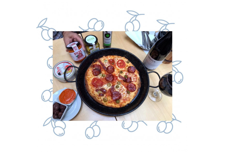 PIZZA CON ACEITUNAS Y EMBUTIDO