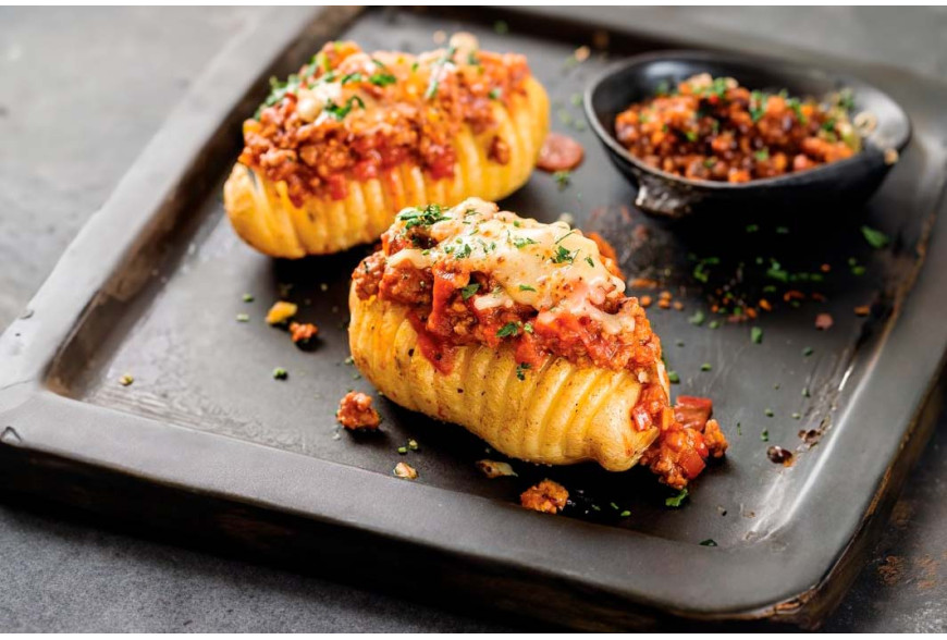 Patata Asada Rellena de Boloñesa.